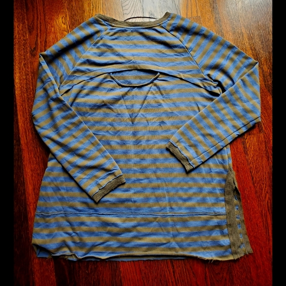 Yoga‎ Sweatshirt Decorative Hole on Back Striped Oddy Size S - Picture 1 of 9